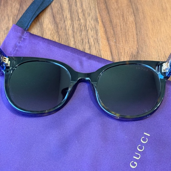 Gucci Tortoiseshell and Striped Sparkly Sunglasses - Picture 10 of 15